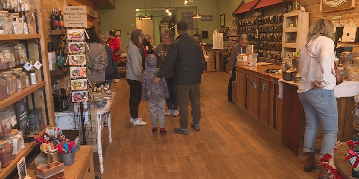 Sioux Falls community celebrates Small Business Saturday
