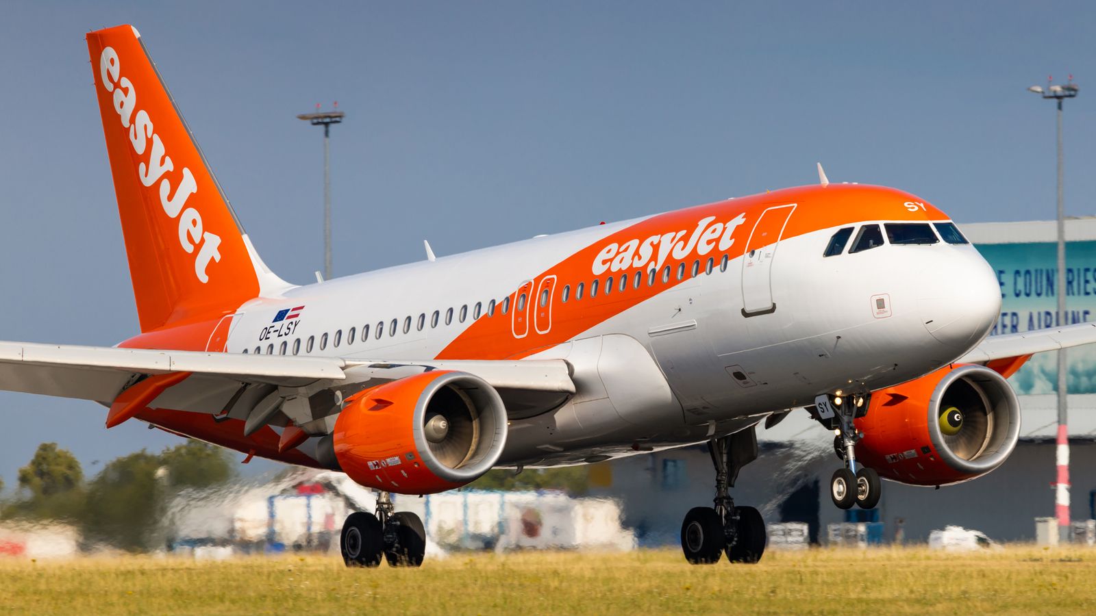 EasyJet eyes stronger bookings ahead as disruption hammers profits | Business News