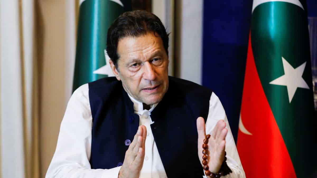 Pakistan: Former PM Imran Khan’s PTI rocked by resignations